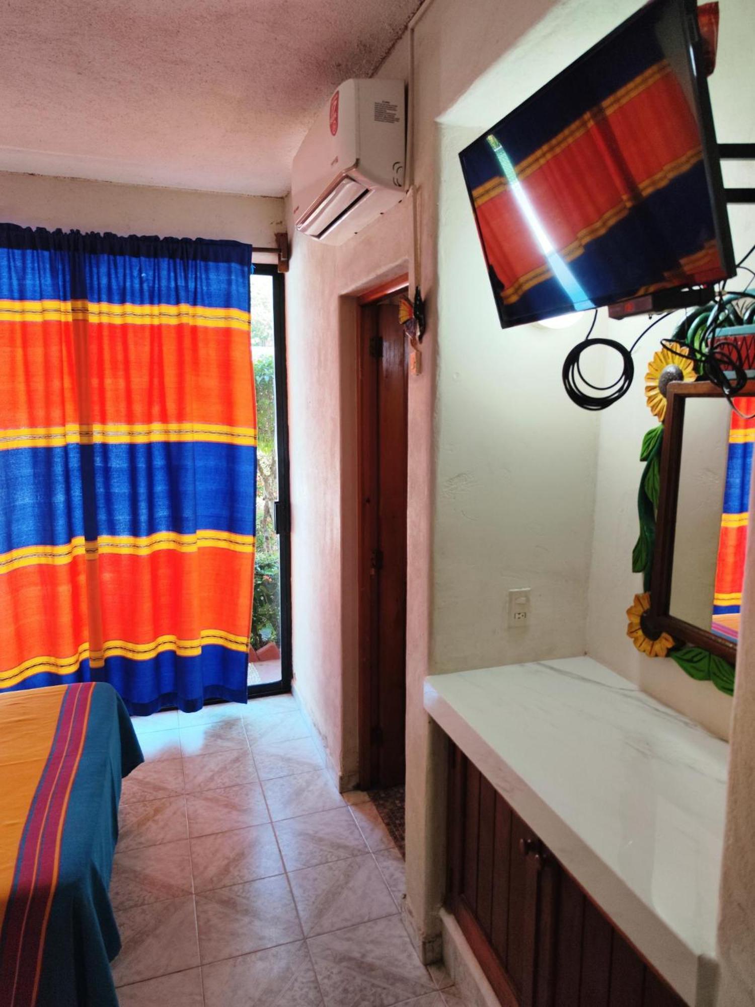 Hotel J.B. Zihuatanejo Exterior foto